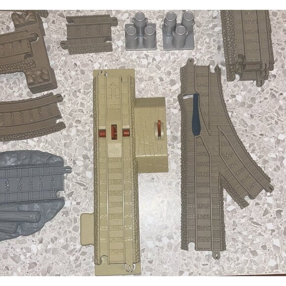 Thomas and Friends Beige Tan Track 2006 & 2009 HiT Mattel Gullane 35 + Pcs - Picture 5 of 11